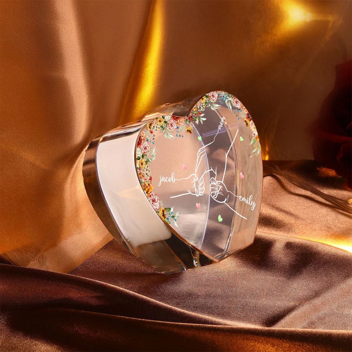 Personalized Name Mom And Kid Hands Premium Crystal Heart LED, A Timeless Treasure for Mom