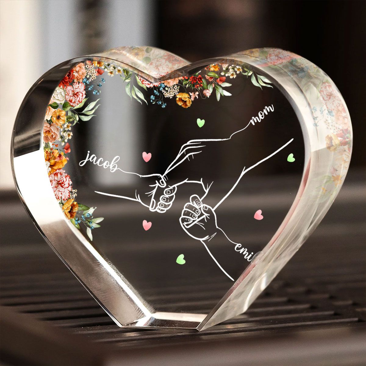 Personalized Name Mom And Kid Hands Premium Crystal Heart LED, A Timeless Treasure for Mom