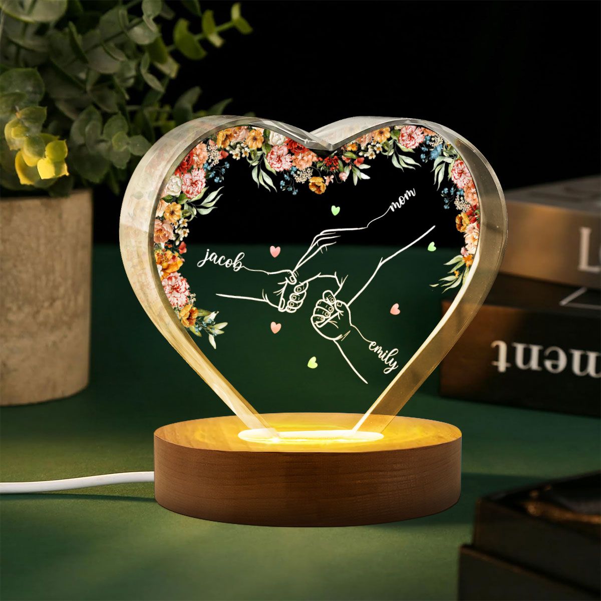 Personalized Name Mom And Kid Hands Premium Crystal Heart LED, A Timeless Treasure for Mom