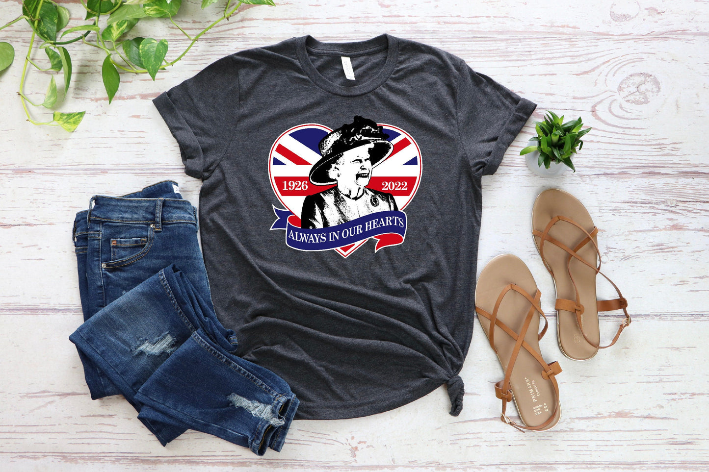 Queen Elizabeth Shirt, Queen Elizabeth Death, Queen Elizabeth 1926 - 2022, UK Queen Elizabeth Shirt, Queen Elizabeth Funeral Shirt